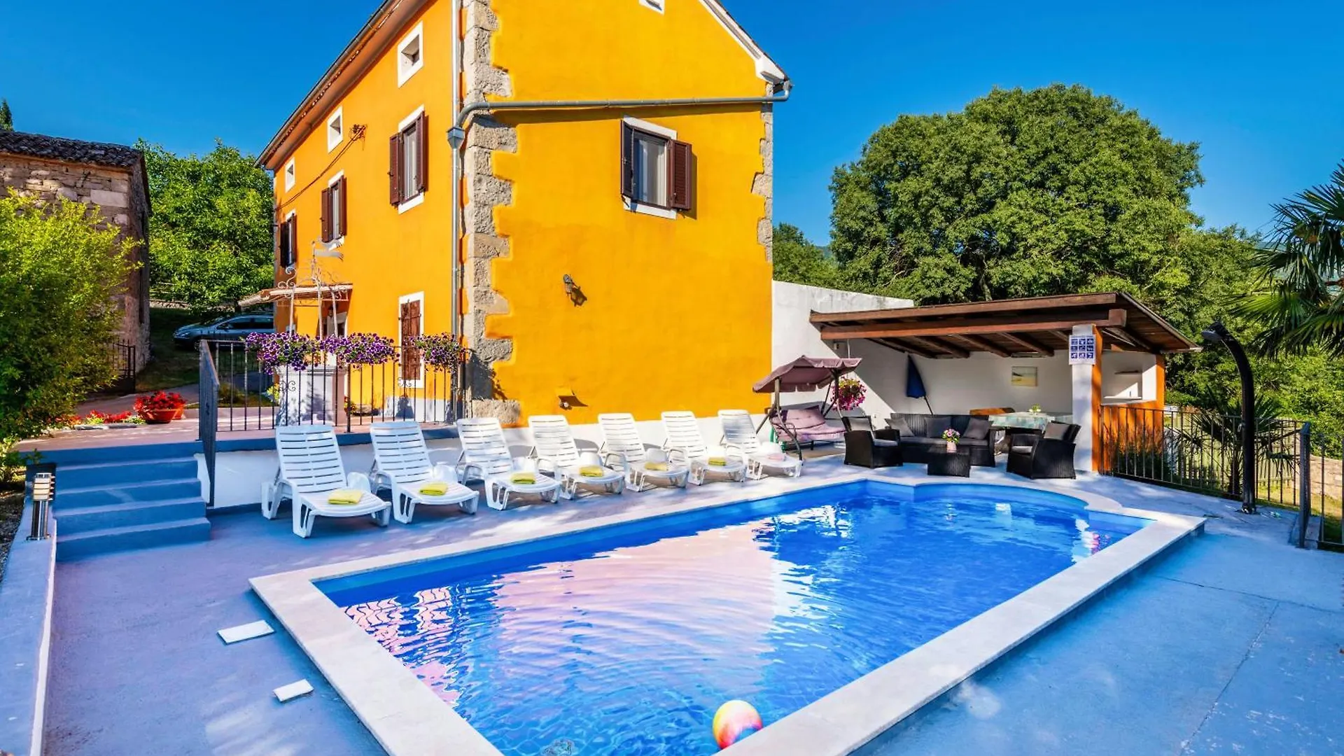 Casa de Férias Villa Marija, A Charming Pet Friendly Villa Amidst Nature Susnjevica